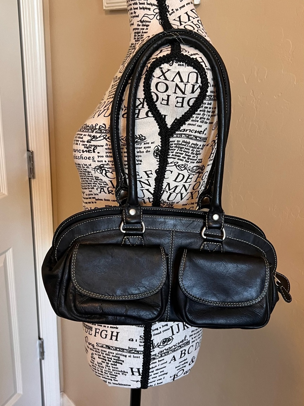 Women's Black Double-Pocket Shoulder Bag